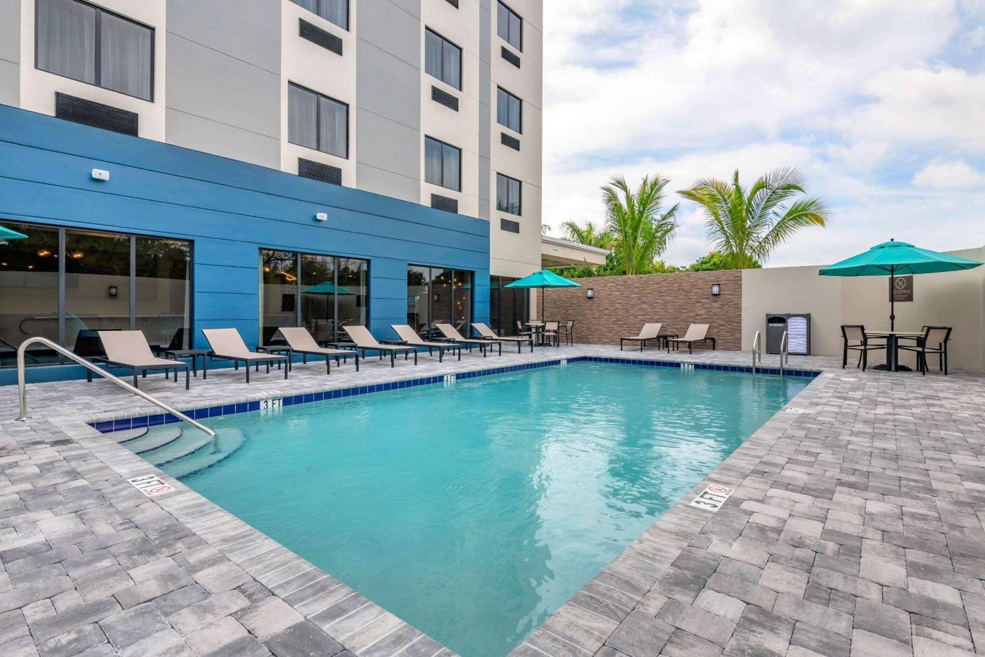 Comfort Suites Stuart-Hutchinson Island Екстериор снимка